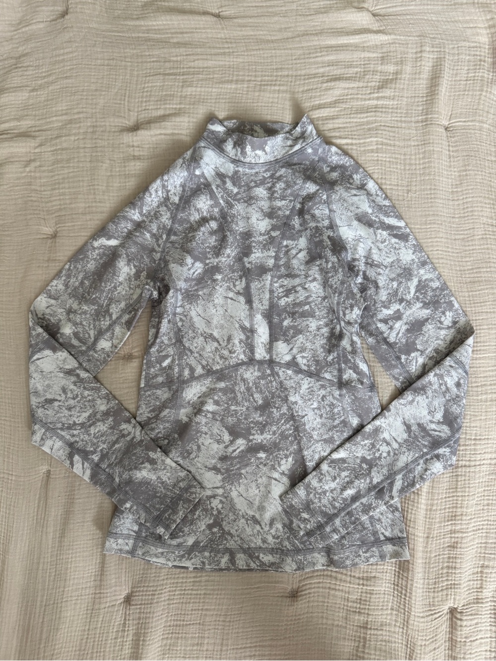 Lululemon Beach Break Rashguard Size 2 - Picture 3 of 7